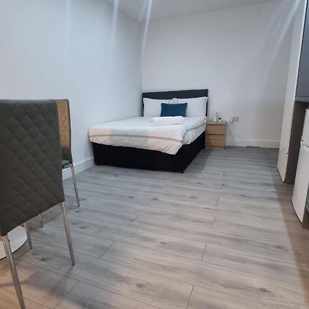 Brand New Collection Of Studios Close To Tube Station London Eksteriør bilde