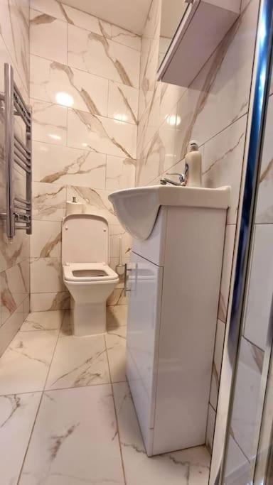 Brand New Collection Of Studios Close To Tube Station London Eksteriør bilde