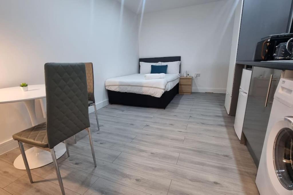 Brand New Collection Of Studios Close To Tube Station London Eksteriør bilde