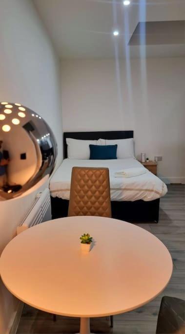 Brand New Collection Of Studios Close To Tube Station London Eksteriør bilde
