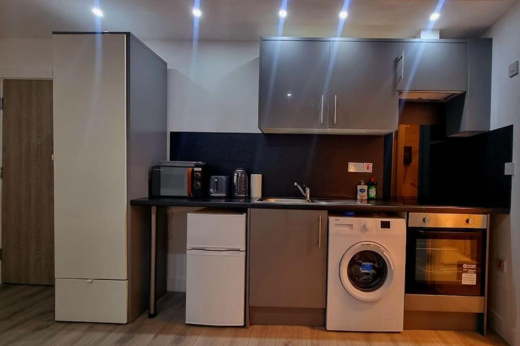 Brand New Collection Of Studios Close To Tube Station London Eksteriør bilde